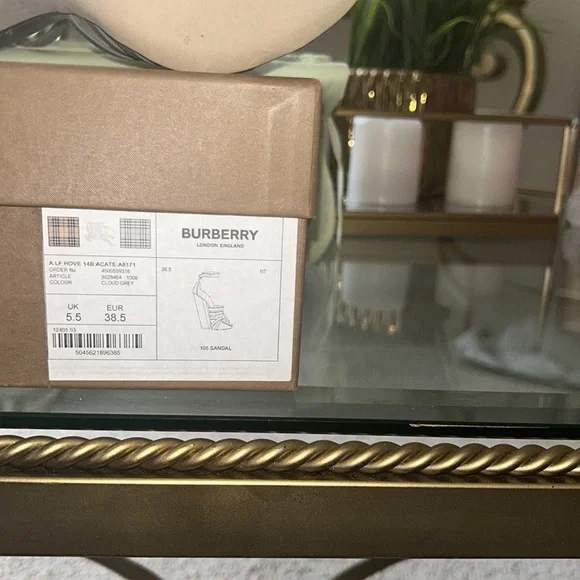 Burberry Woman's Heel - Picture 7 of 7